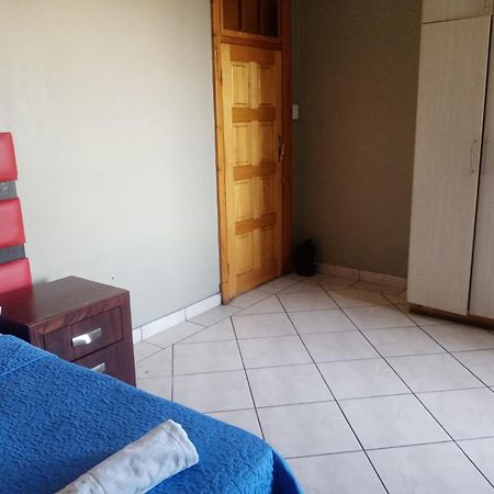 Ebony Guest House Pretoria-Noord Zewnętrze zdjęcie