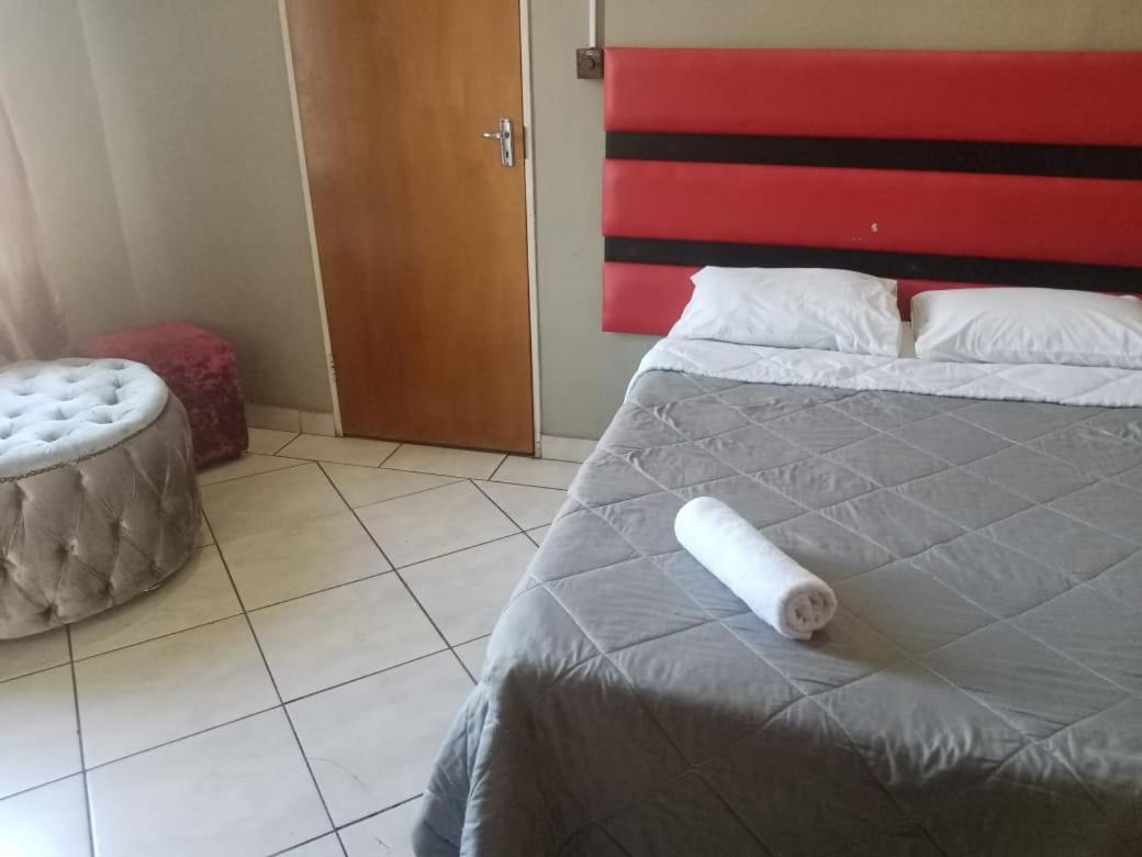 Ebony Guest House Pretoria-Noord Zewnętrze zdjęcie
